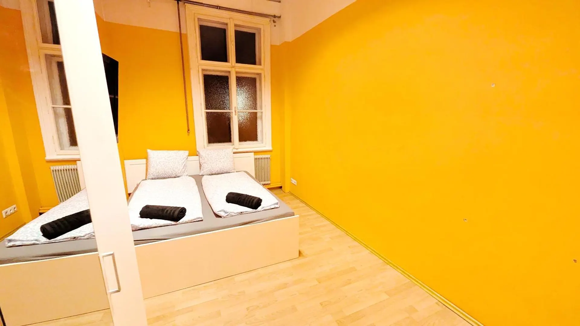 Spacious Apartments For Group Stays - 15 Min From Airport & City Center, 5 Min From Vienna Main-Bus Station