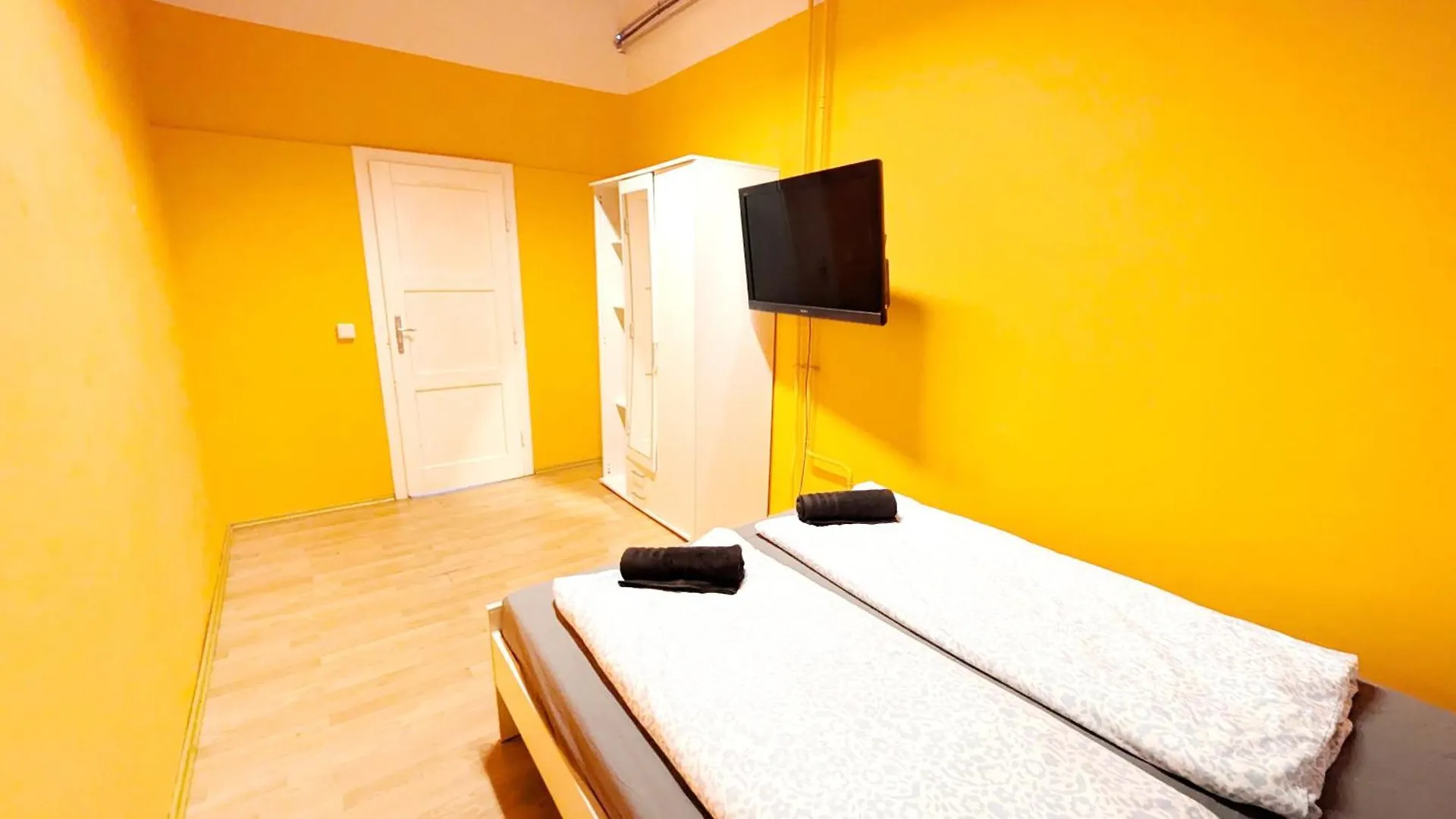 Spacious Apartments For Group Stays - 15 Min From Airport & City Center, 5 Min From Vienna Main-Bus Station 0*,